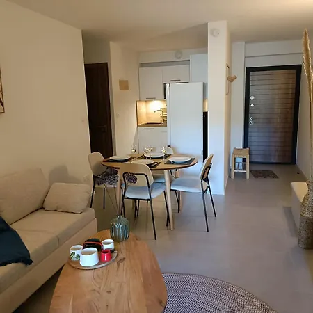 Apartment Appt Neuf 2-4 Pers Avec Loggia - Piscine Chauffee - Bord De - Corse Du Sud- Bonifacio *