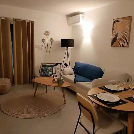 Apartment Appt Neuf 2-4 Pers Avec Loggia - Piscine Chauffee - Bord De - Corse Du Sud- Bonifacio Pianottoli-Caldarello (Corsica)