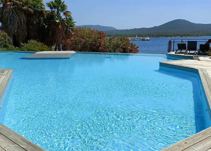 Appt Neuf 2-4 Pers Avec Loggia - Piscine Chauffee - Bord De - Corse Du Sud- Bonifacio Apartment *