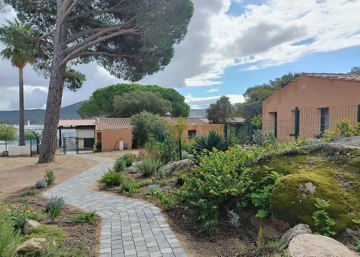 Appt Neuf 2-4 Pers Avec Loggia - Piscine Chauffee - Bord De - Corse Du Sud- Bonifacio Apartment *